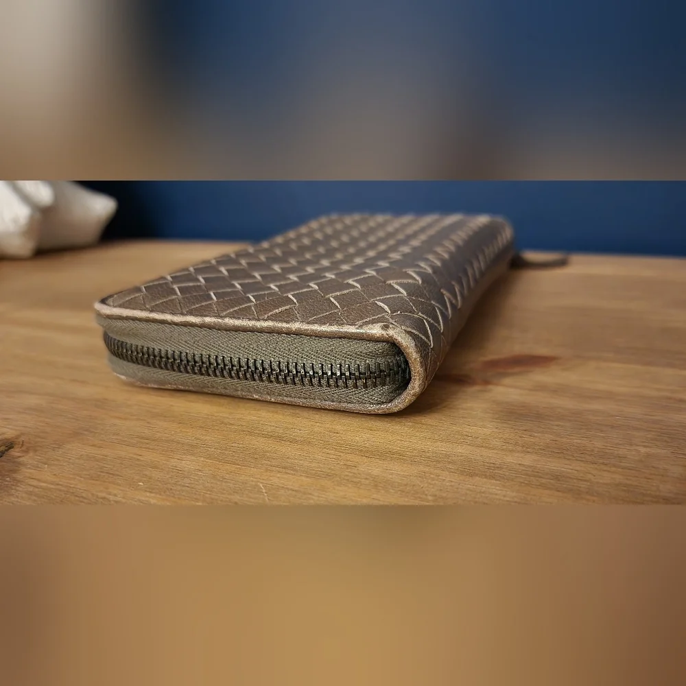 Bottega Veneta Long Zip Wallet - Picture 3 of 8